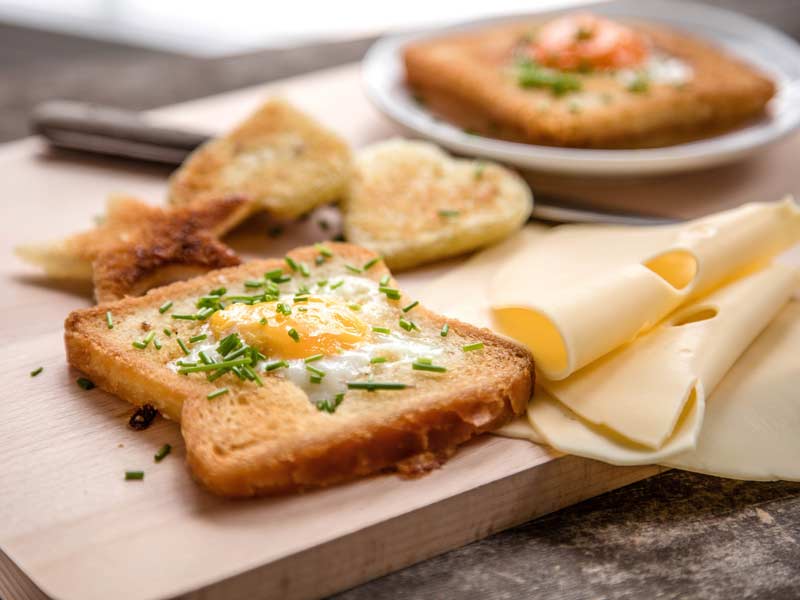 Toasty s vajíčkom a syrom