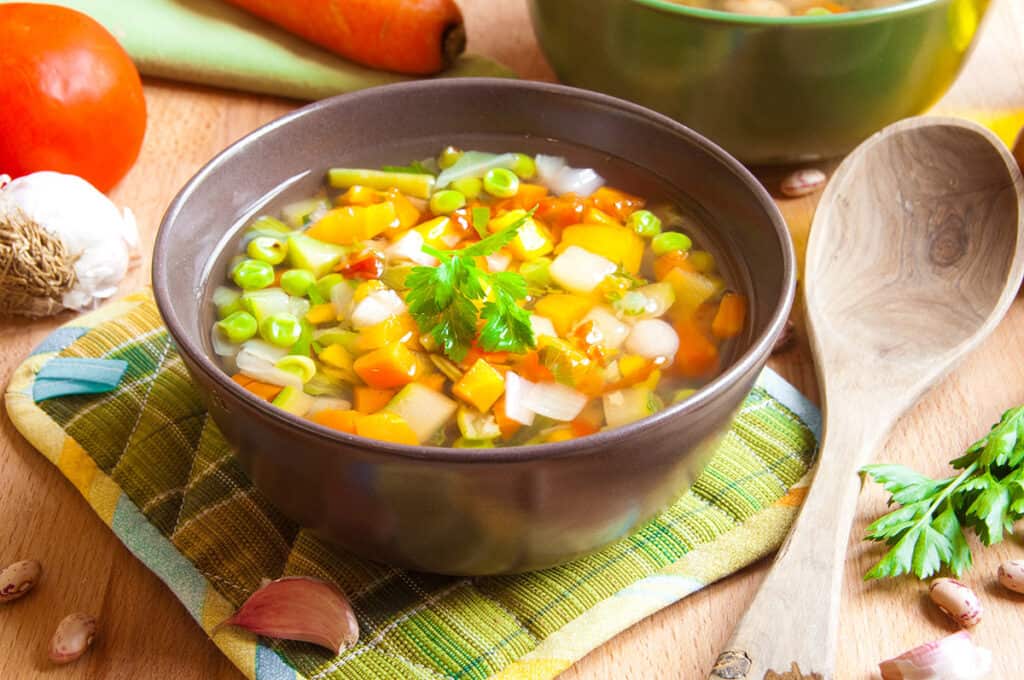 Zeleninová polievka s hráškom