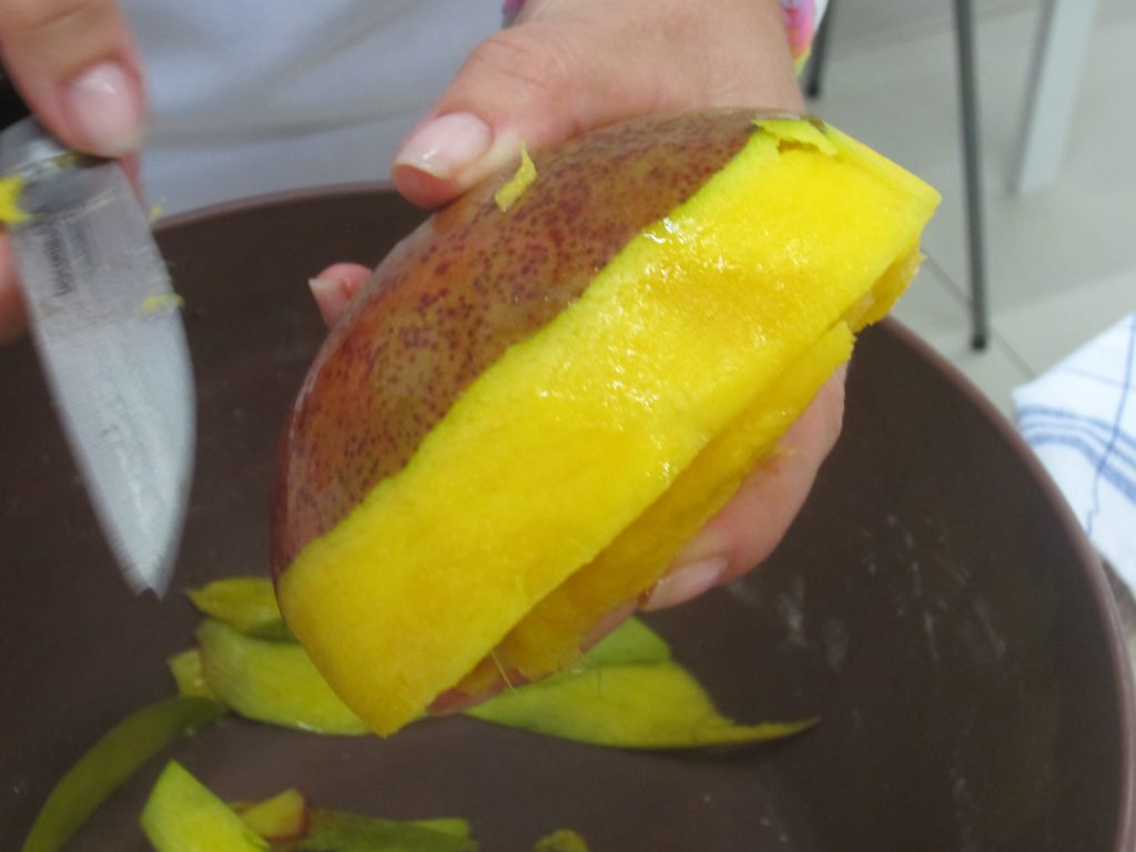 Kokosovo-mangová torta